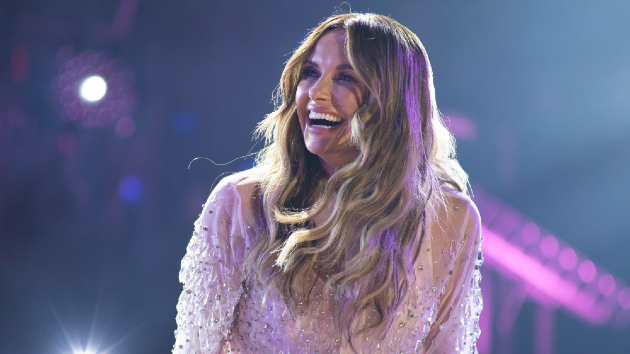 Carly Pearce keeps the party going, from the WNBA to the Opry