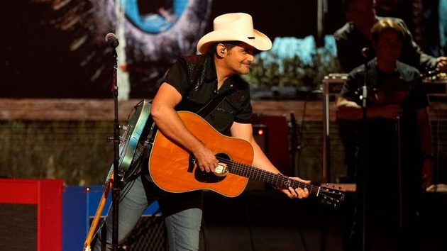 Take me out to the ballgame: Brad Paisley to sing at World Series
