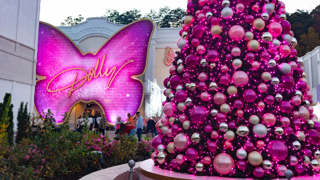 Dreaming of a Smoky Mountain Christmas? Dollywood’s ready for the season