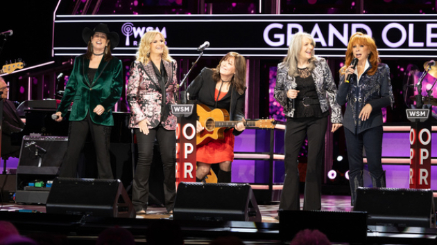 The women of the ’90s show up for Suzy Bogguss at the Opry