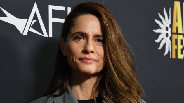 Amanda Peet reveals breast cancer diagnosis in emotional essay