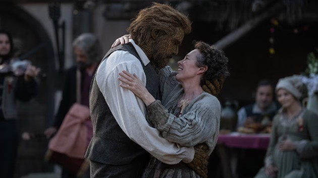 Alexander Skarsgård talks transforming for ‘Wicker’ alongside Olivia Colman
